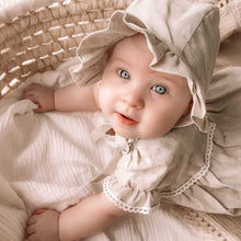 Load image into Gallery viewer, Violet Bonnet - Natural