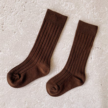 Load image into Gallery viewer, Ribbed Socks - Chocolate
